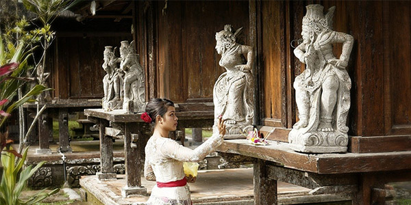 Woman at Bali temple